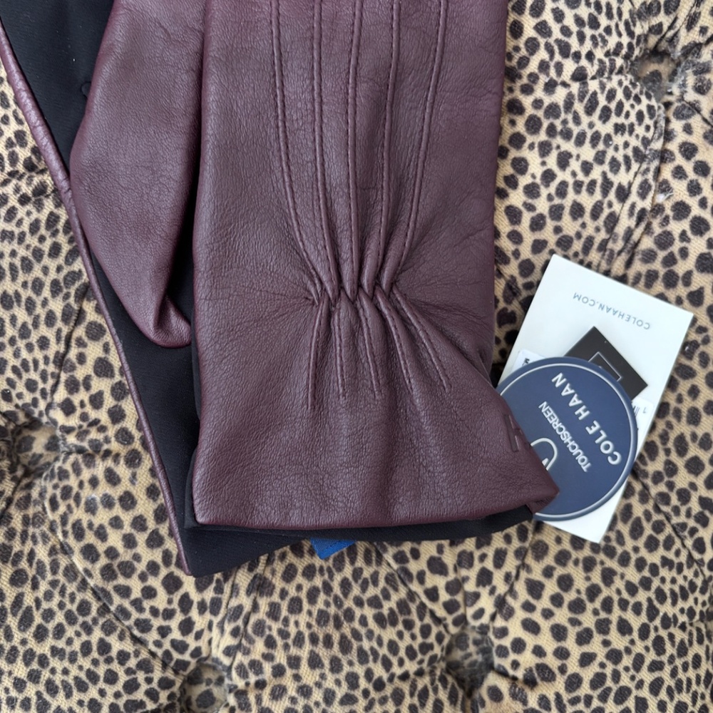 Cole Haan Leather Points Stretch Gloves in Pinot - Picture 3 of 4